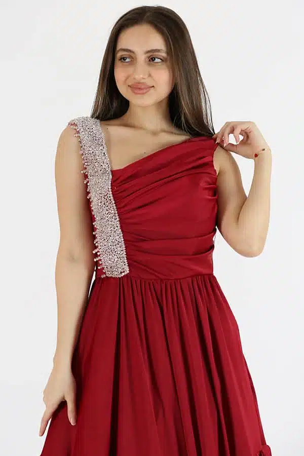 فستان سهرة طويل صدر لف