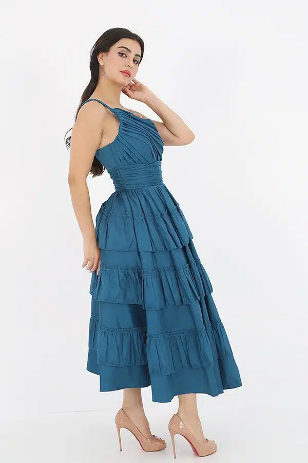 فستان احمر طبقات