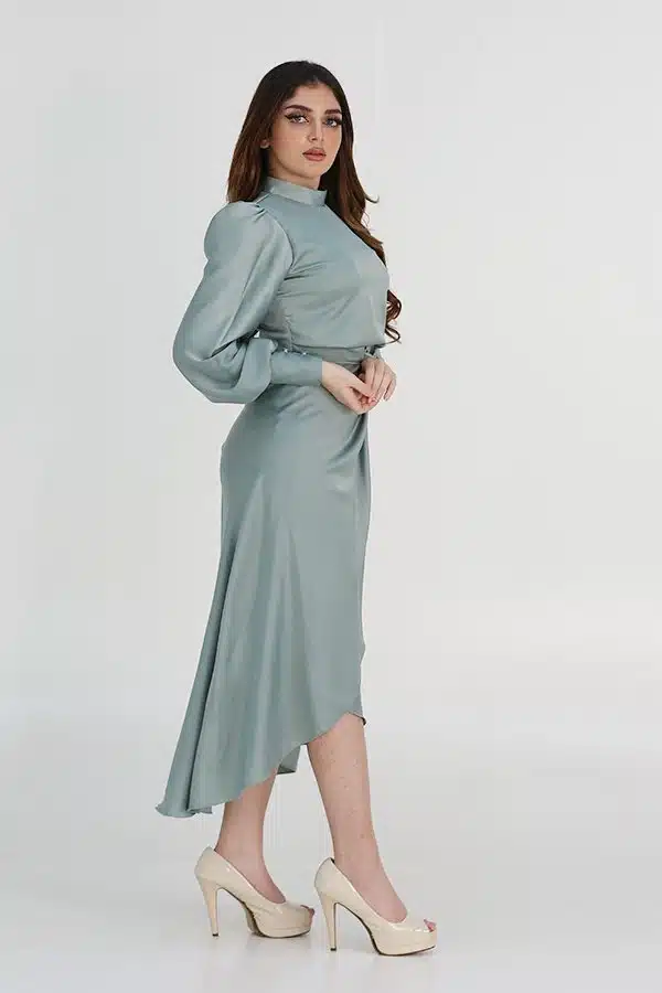 فستان قصير من الامام ناعم