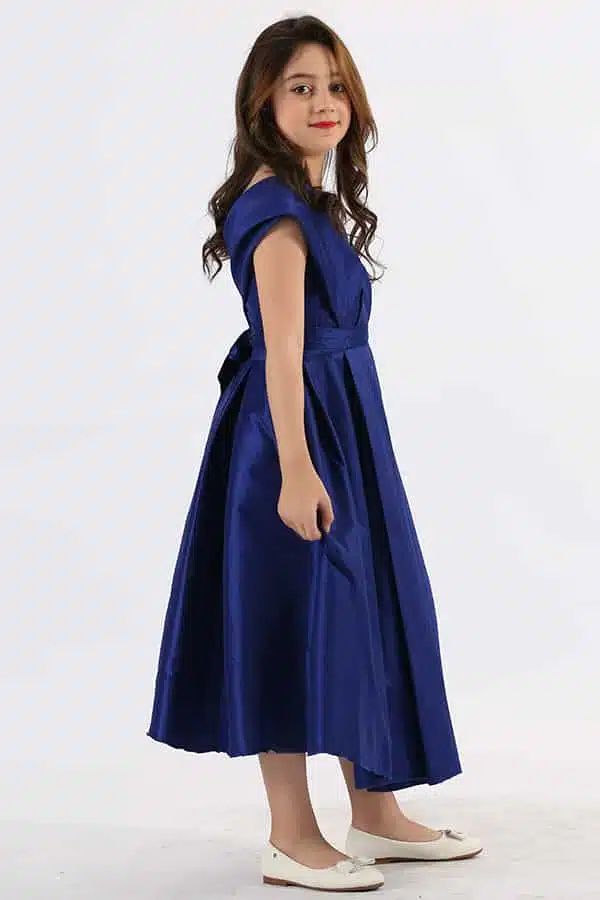 فستان أحمر بناتي قصير شكل بحرف الـV