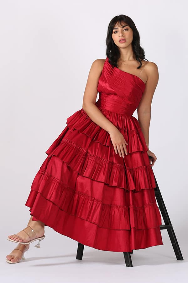 فستان قصير احمر طبقات