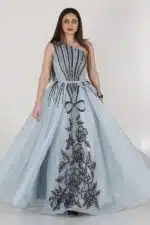 فستان سهرة بتصميم روماني
