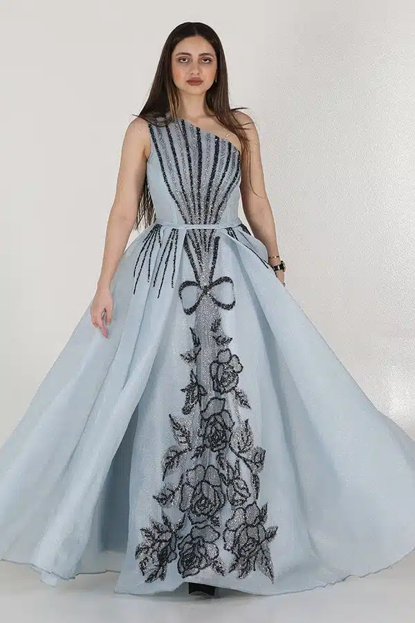 فستان سهرة بتصميم روماني