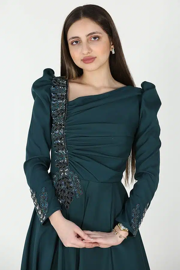 فستان سهرة بأكمام طويله فستان سهرة بأكمام طويله