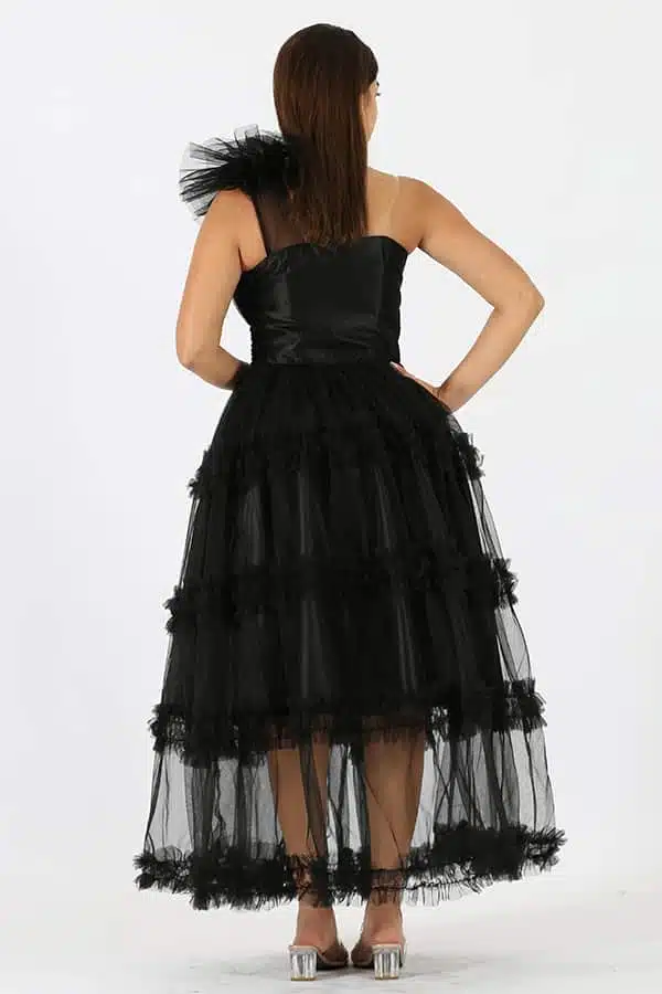 فستان قصير أسود ميدي طبقات