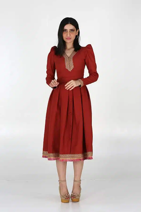 فستان أحمر ميدي ناعم بأكمام طويلة