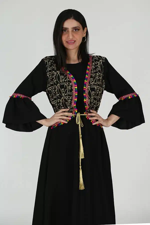 جلابية نسائي بتطريز حروف ذهبية