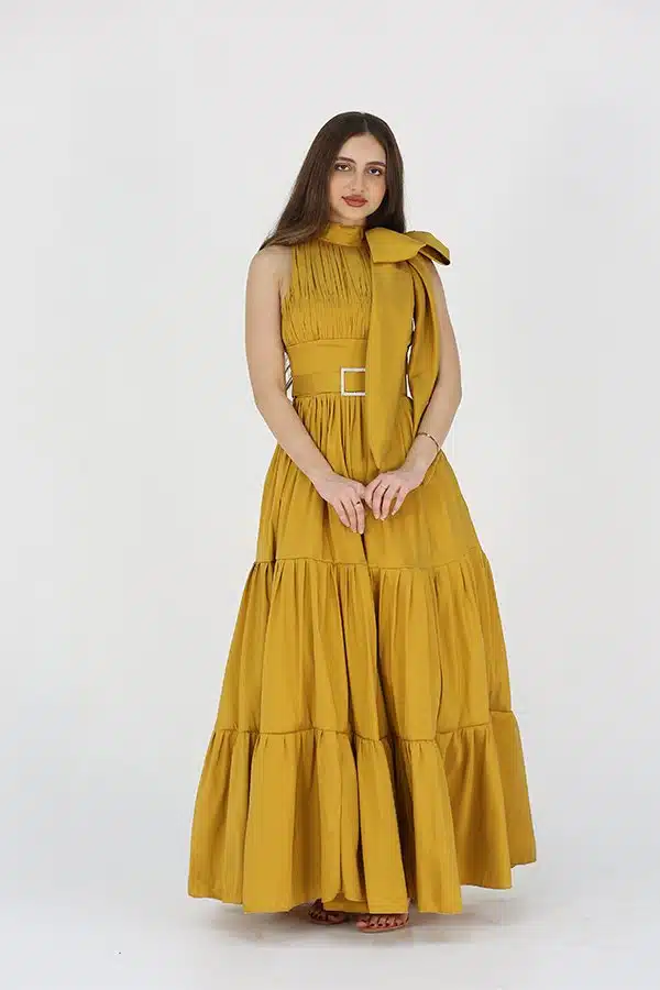 فستان سهرة فونكة في الكتف