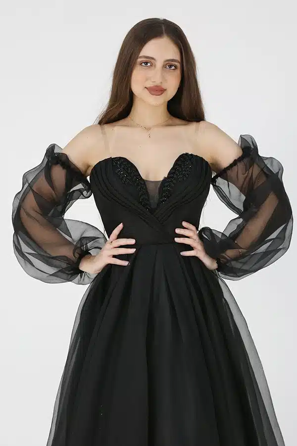 فستان طويل سهرة بتطريز يدوي