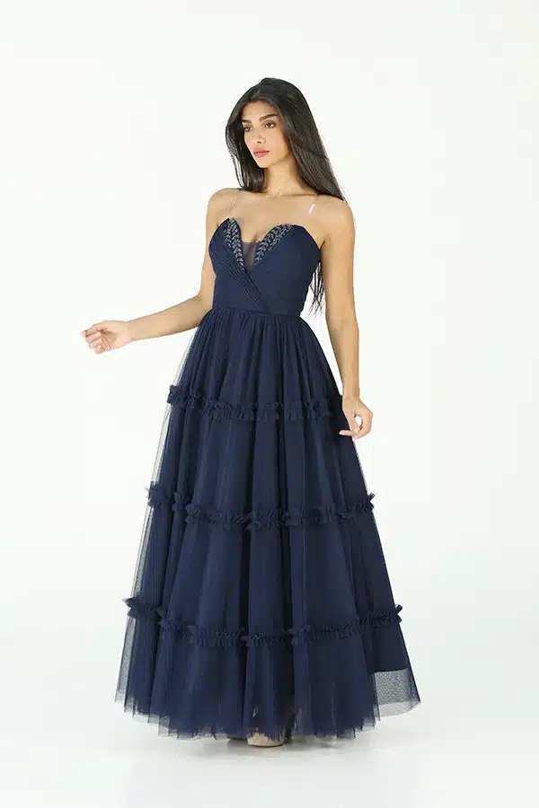 فستان سهرة أزرق منفوش مطرز يدوي في الصدر