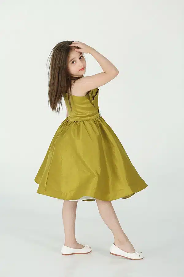 فستان بناتي بكرستال فضي