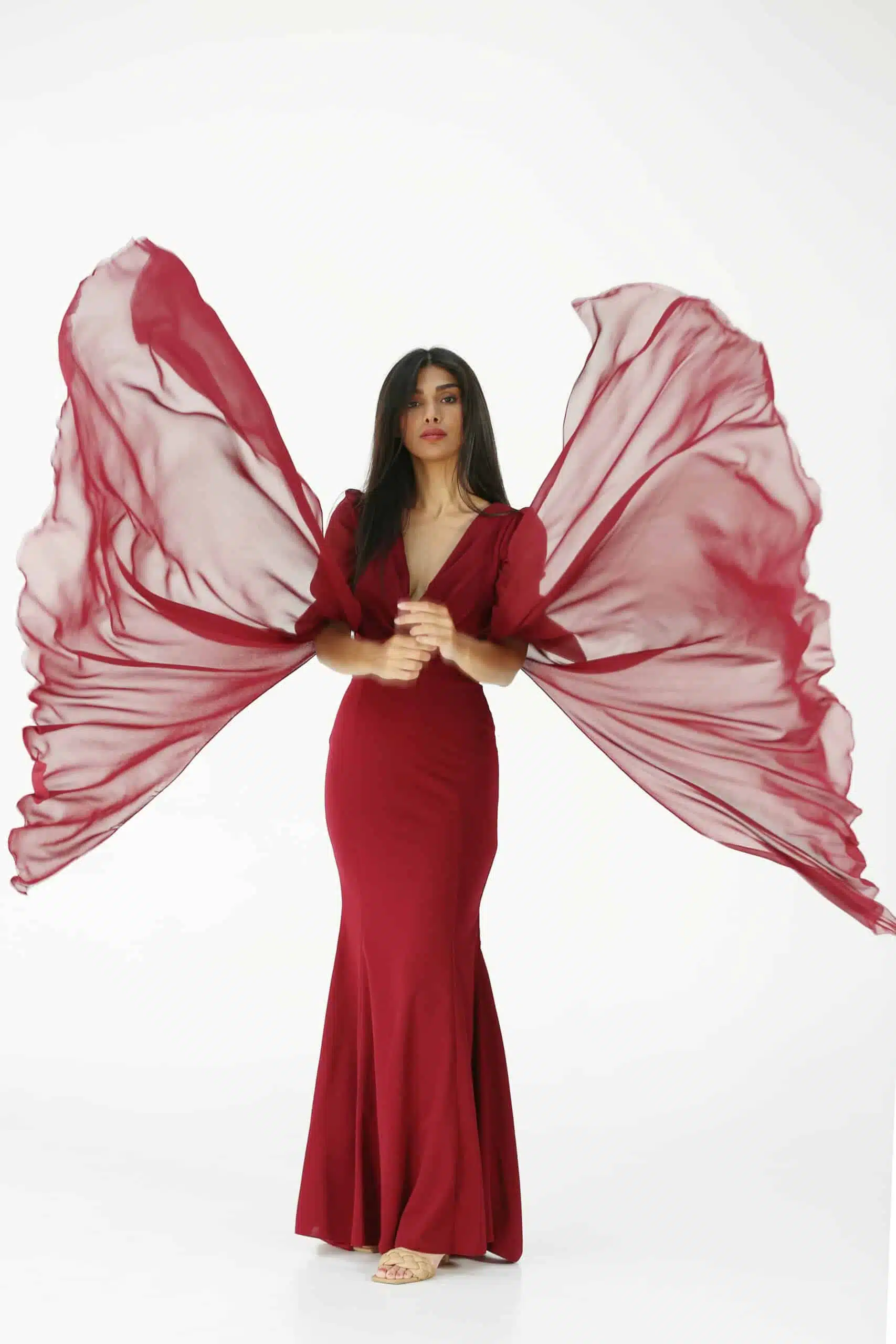 فستان سهرة باكمام منديل