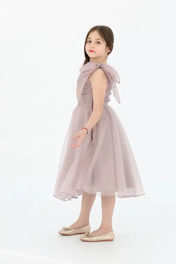 فستان بناتي بفيونكة انيقة بالكتف