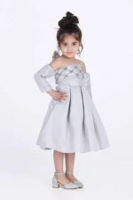 فستان بناتي راقي بأكمام طويلة مكشوف الأكتاف