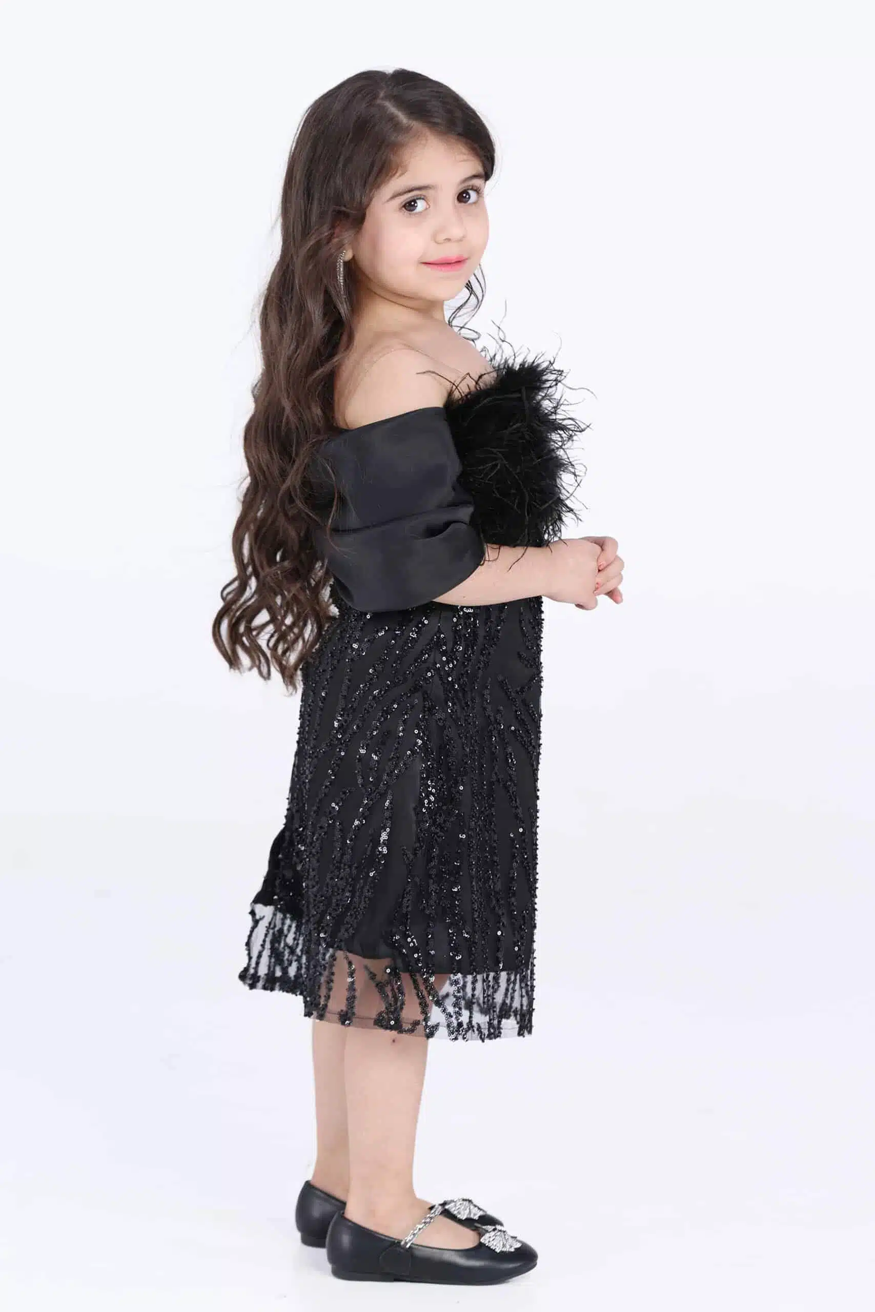 فستان بناتي بتطريز يدوي ترتر