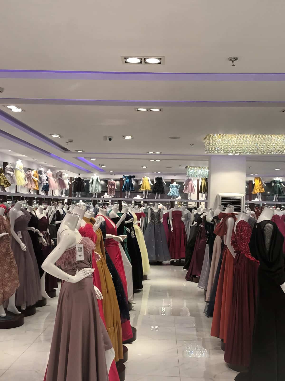 من نحن