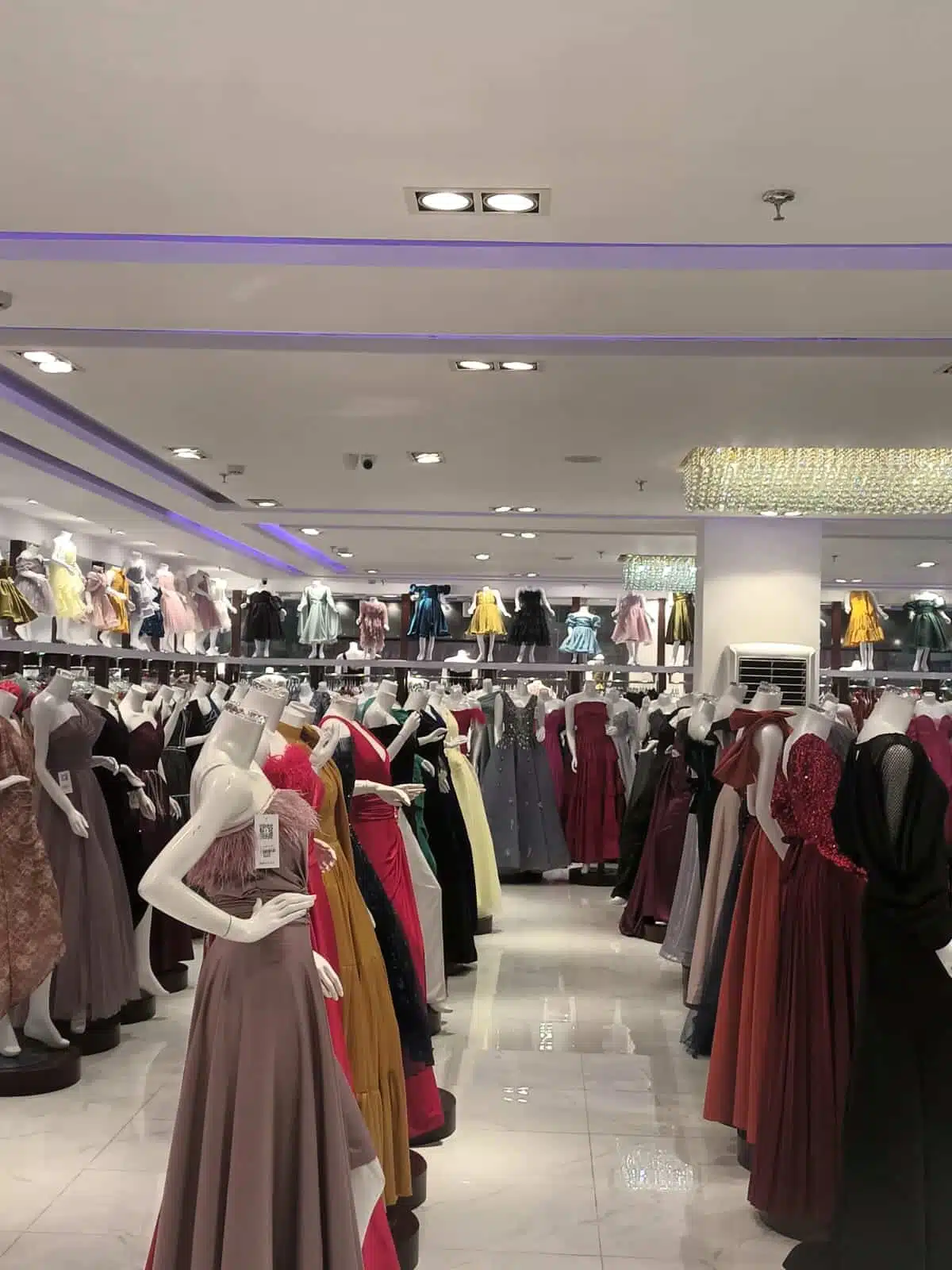 من نحن