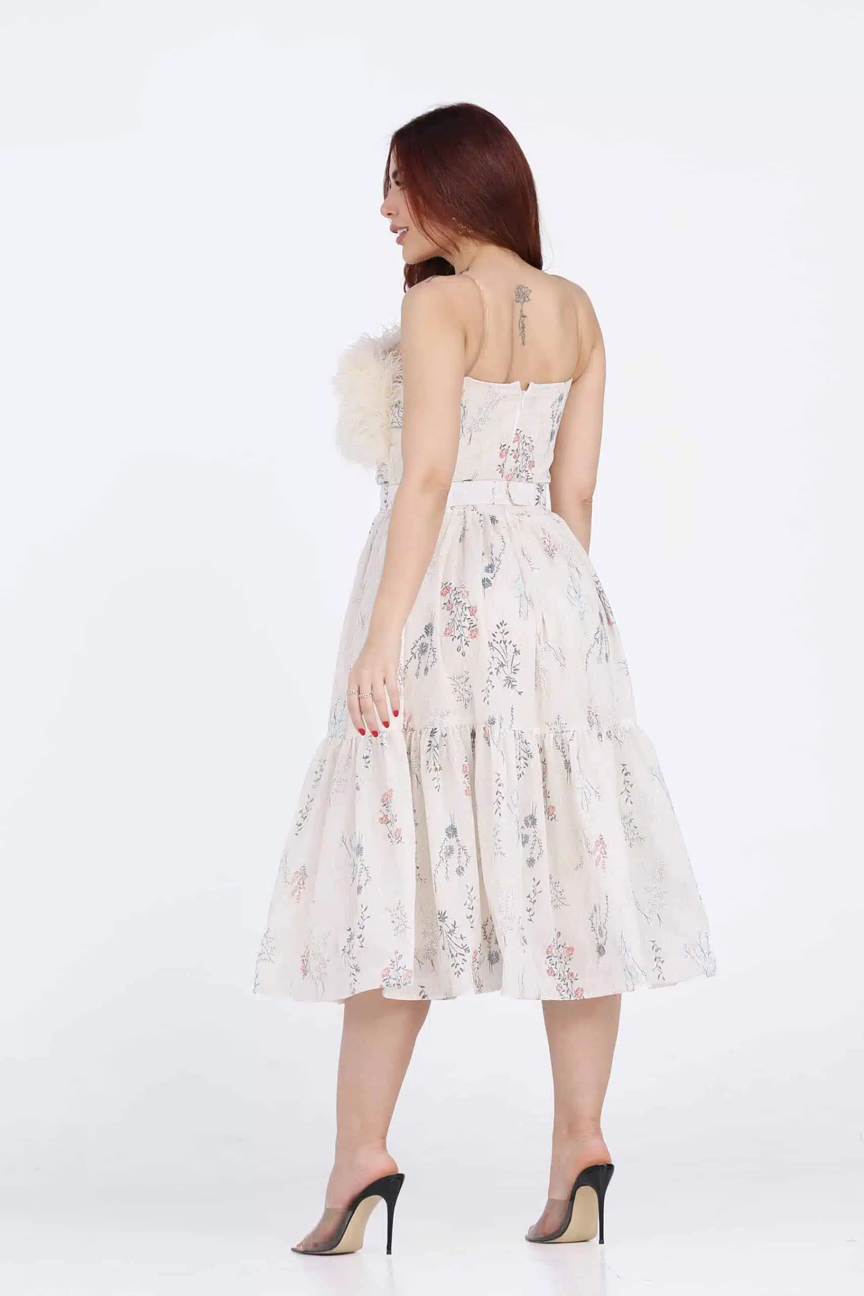 فستان ميدي بريش بالصدر