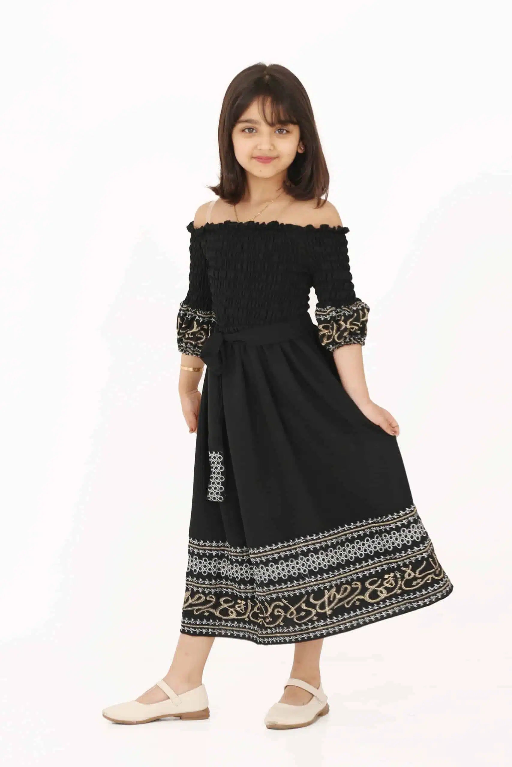 جلابية رمضاني بناتي مغربي مطرز بحروف جلابية رمضاني بناتي مغربي مطرز بحروف