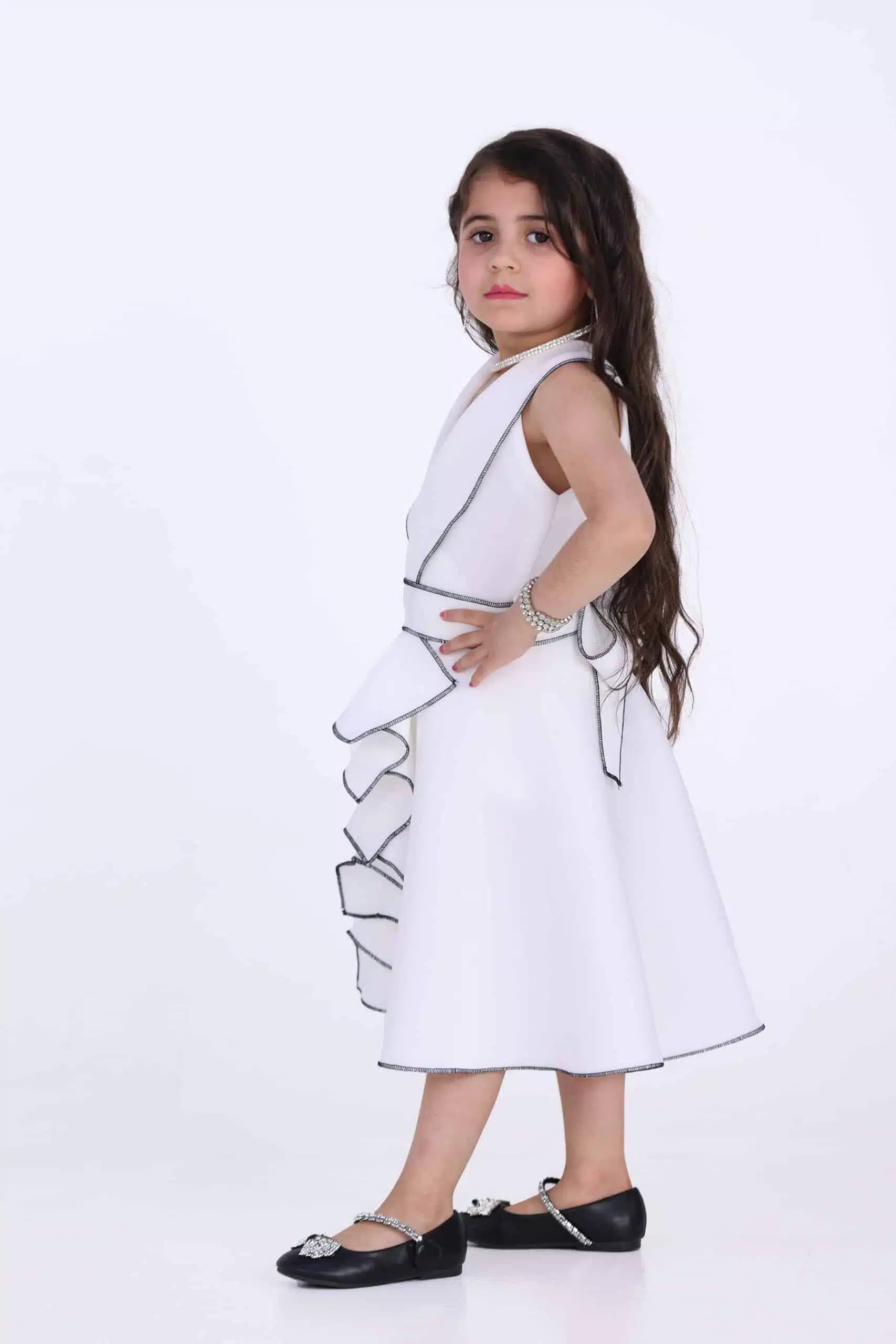 فستان بناتي بكسرات امامية