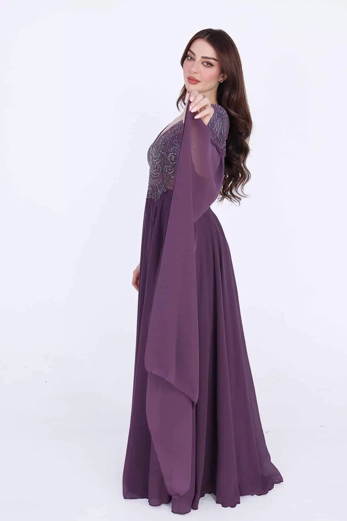 فستان سهرة بأكمام منديل