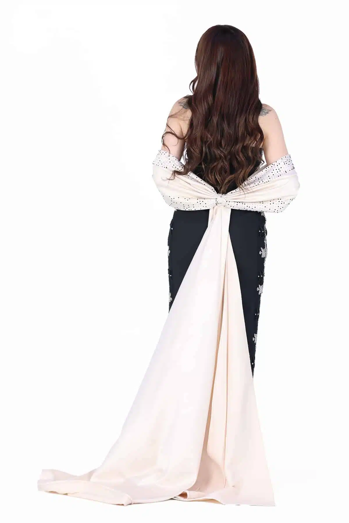 فستان سهرة بيج مع أسود