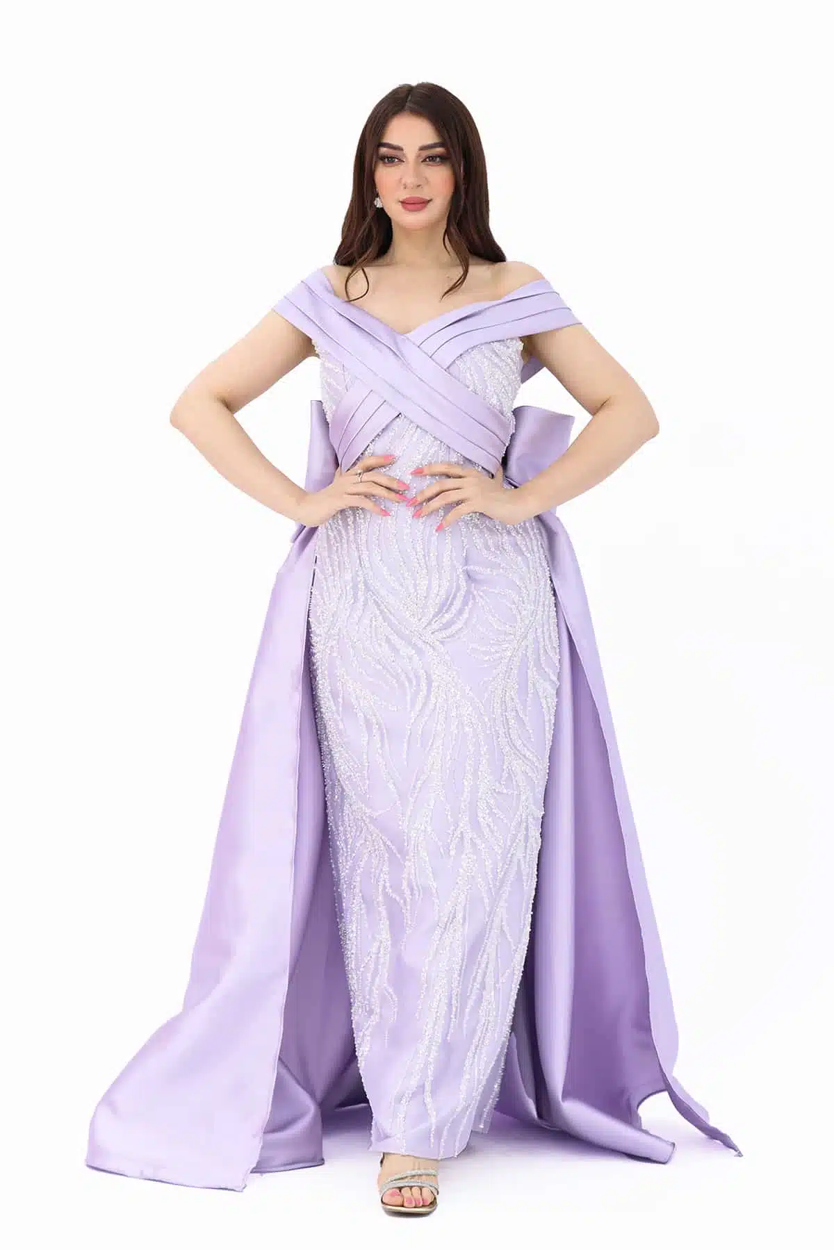 فستان سهرة بتصميم أنيق