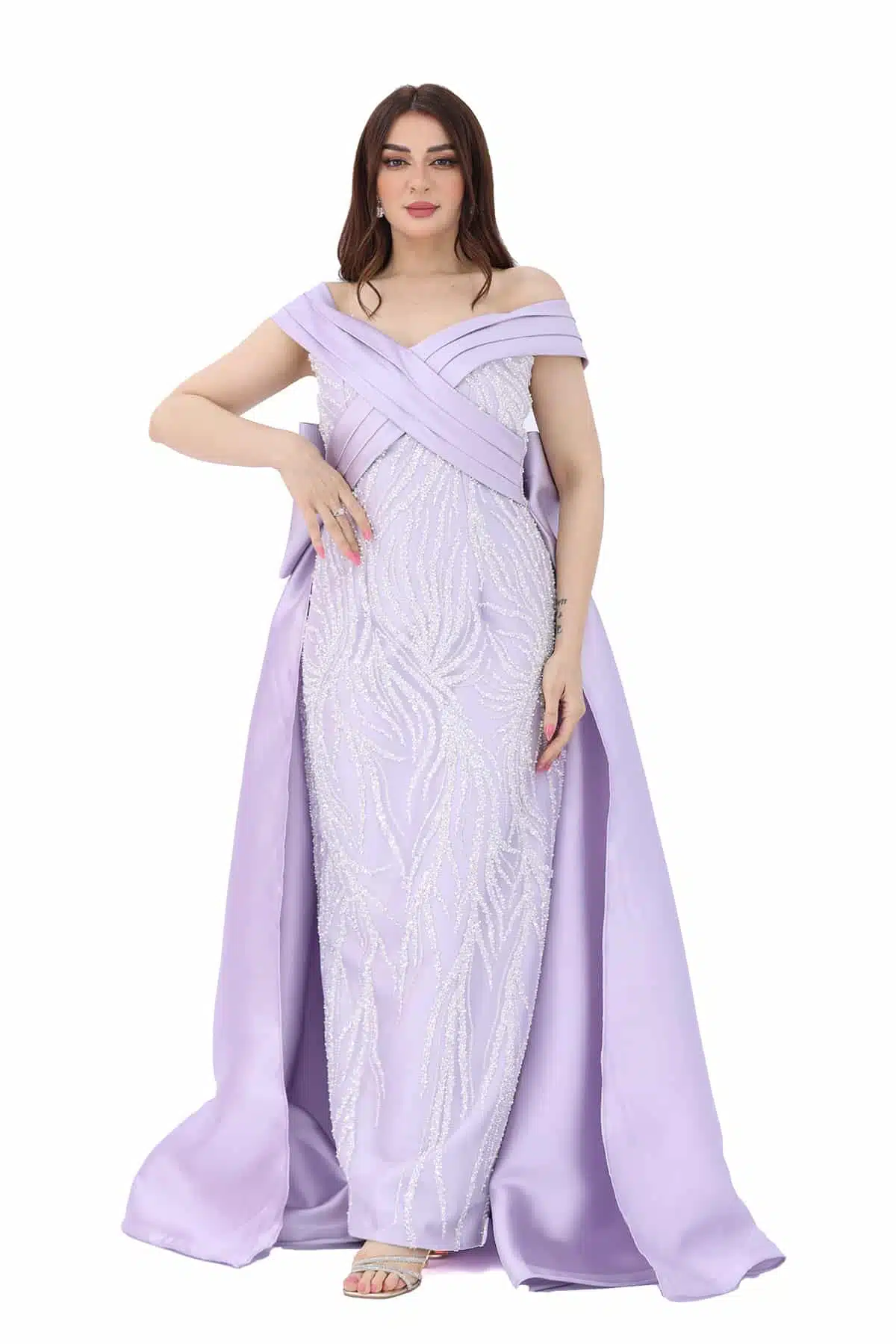 فستان سهرة بتصميم أنيق