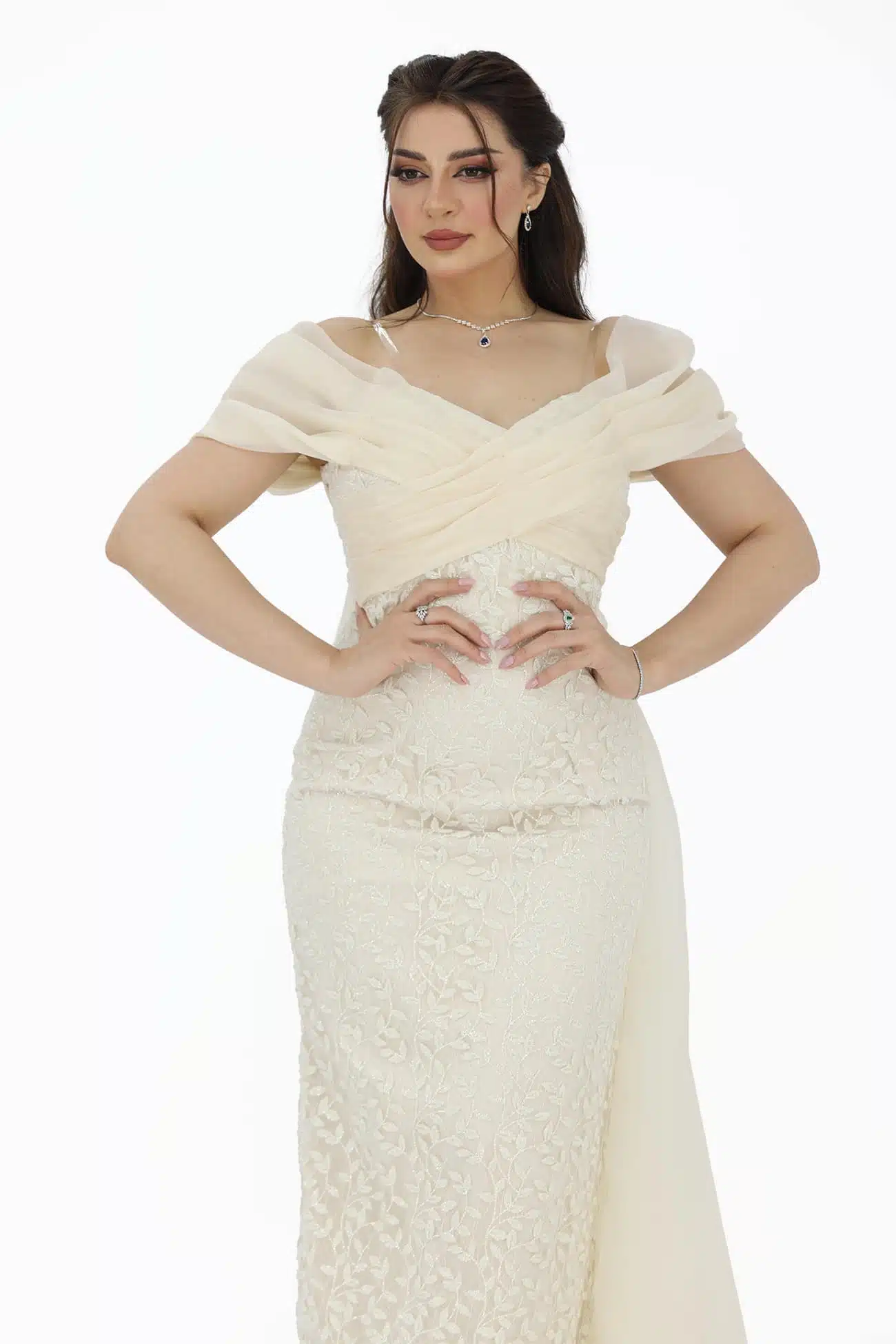 فستان سهرة بيج فخم