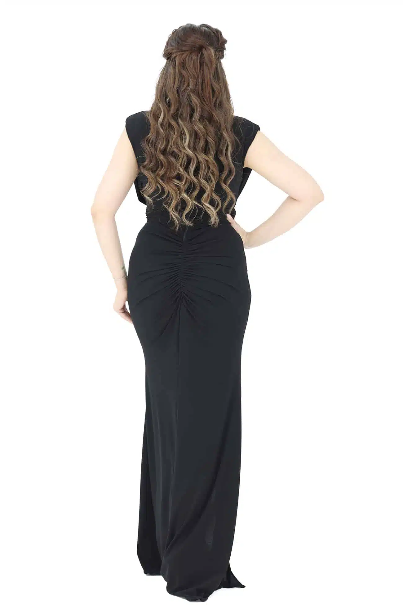 فستان ناعم بتصميم روماني