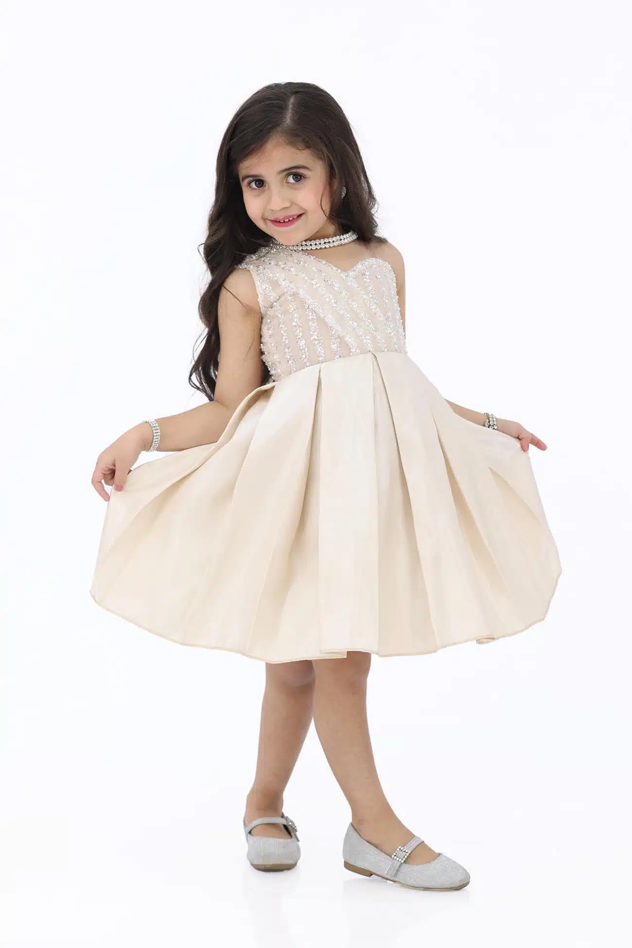 فستان بناتي بتصميم كلاسيك فستان بناتي بتصميم كلاسيك