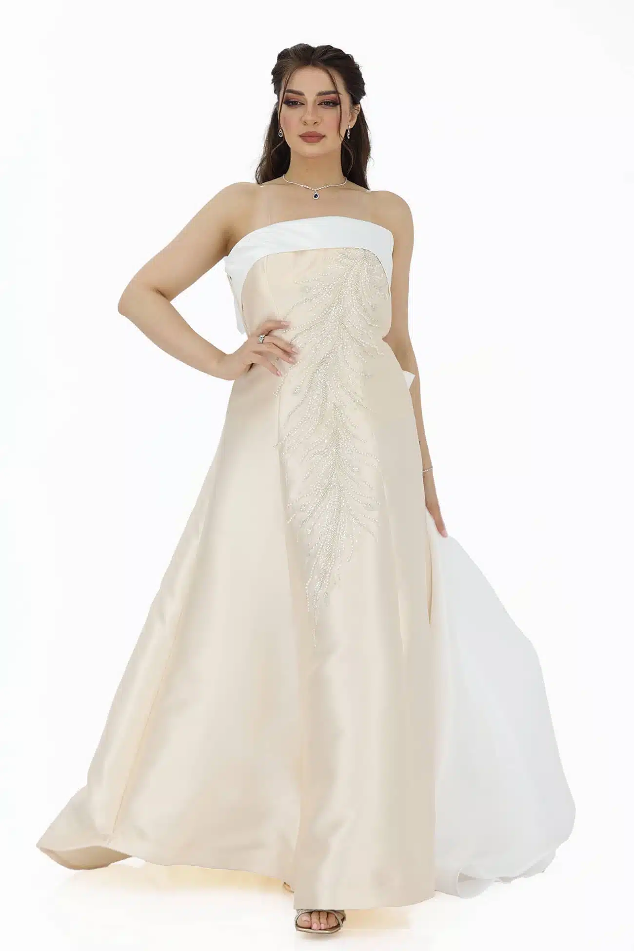 فستان حفلات بتطريز فخم