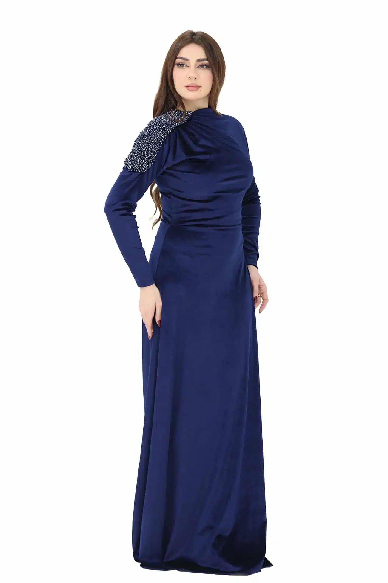 فستان مخمل بتطريز انيق