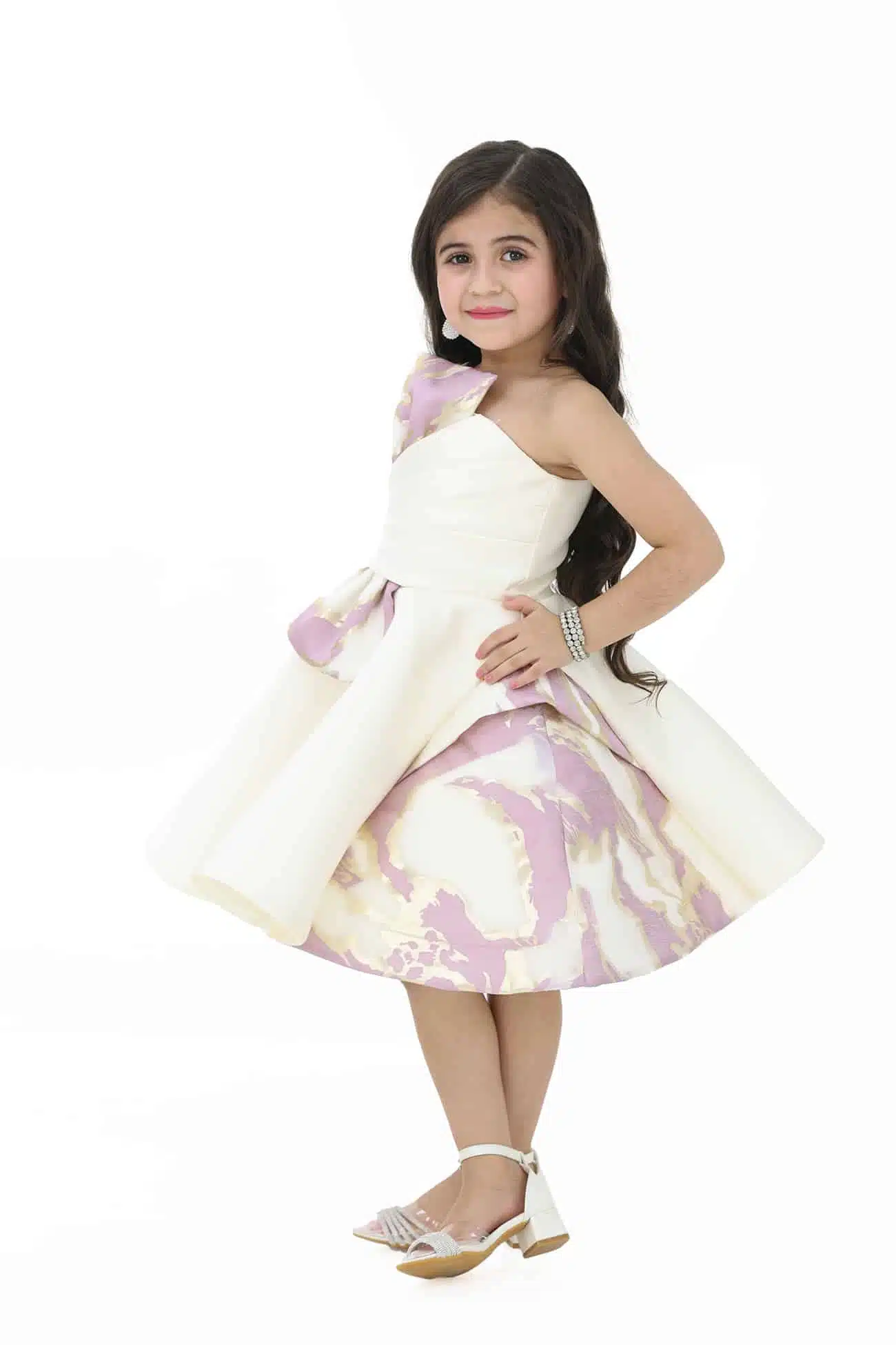 فستان بناتي بفيونكة بالصدر فستان بناتي بفيونكة بالصدر