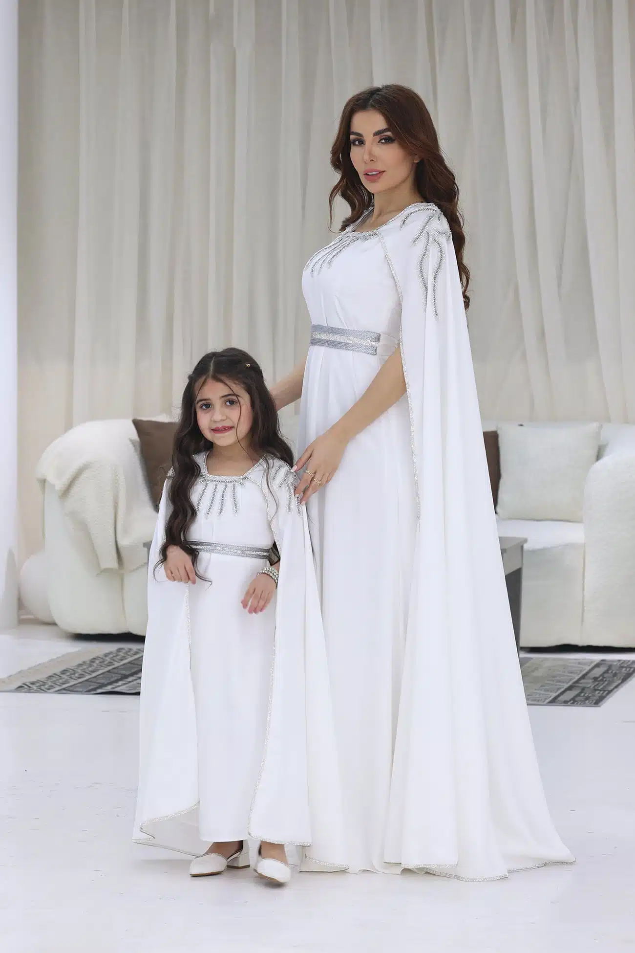 جلابية العيد بتطريز فضي