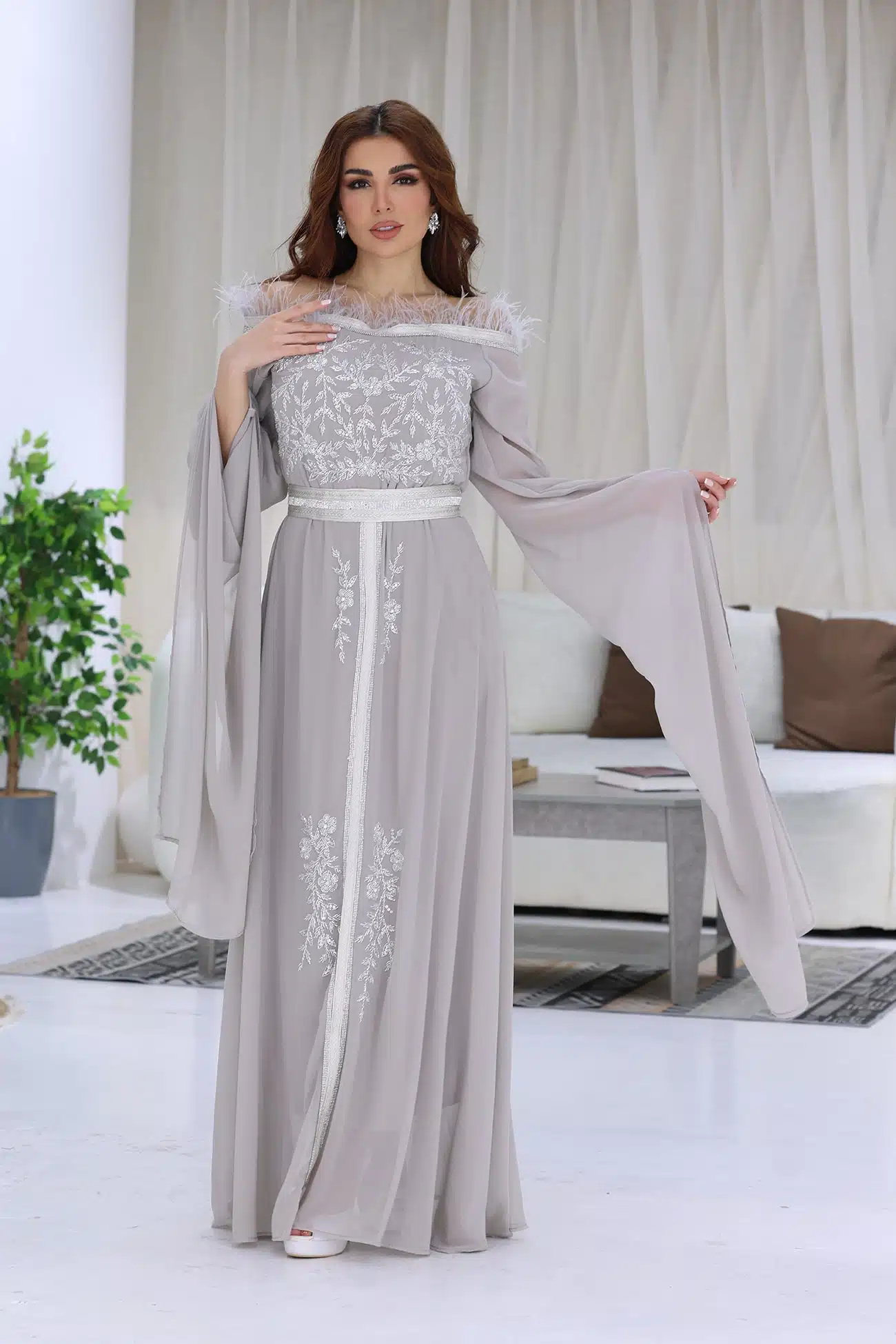 جلابية مغربي مزينة بريش