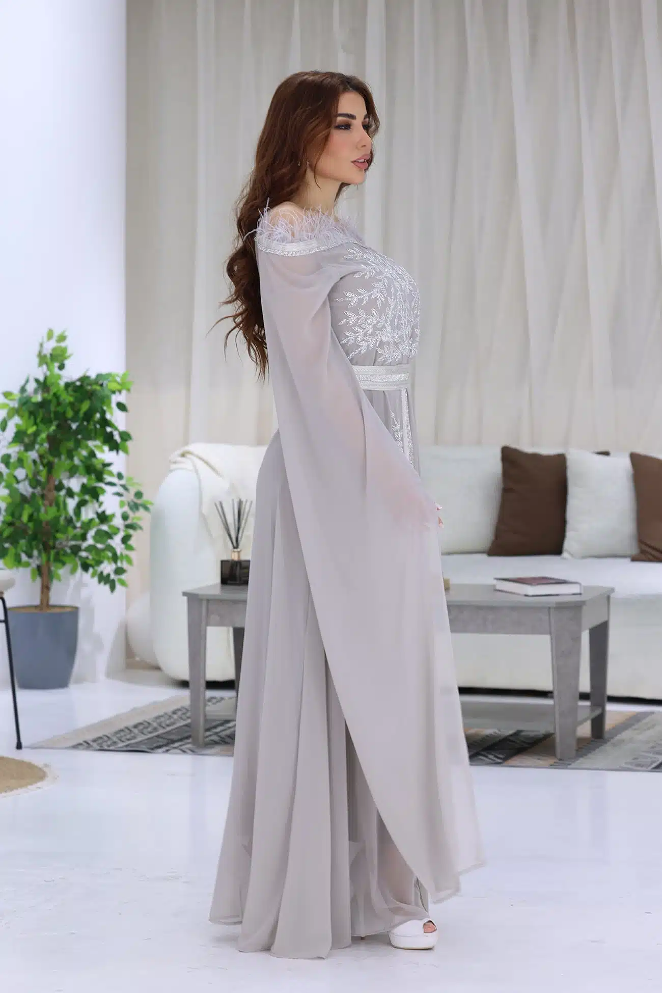 جلابية مغربي مزينة بريش