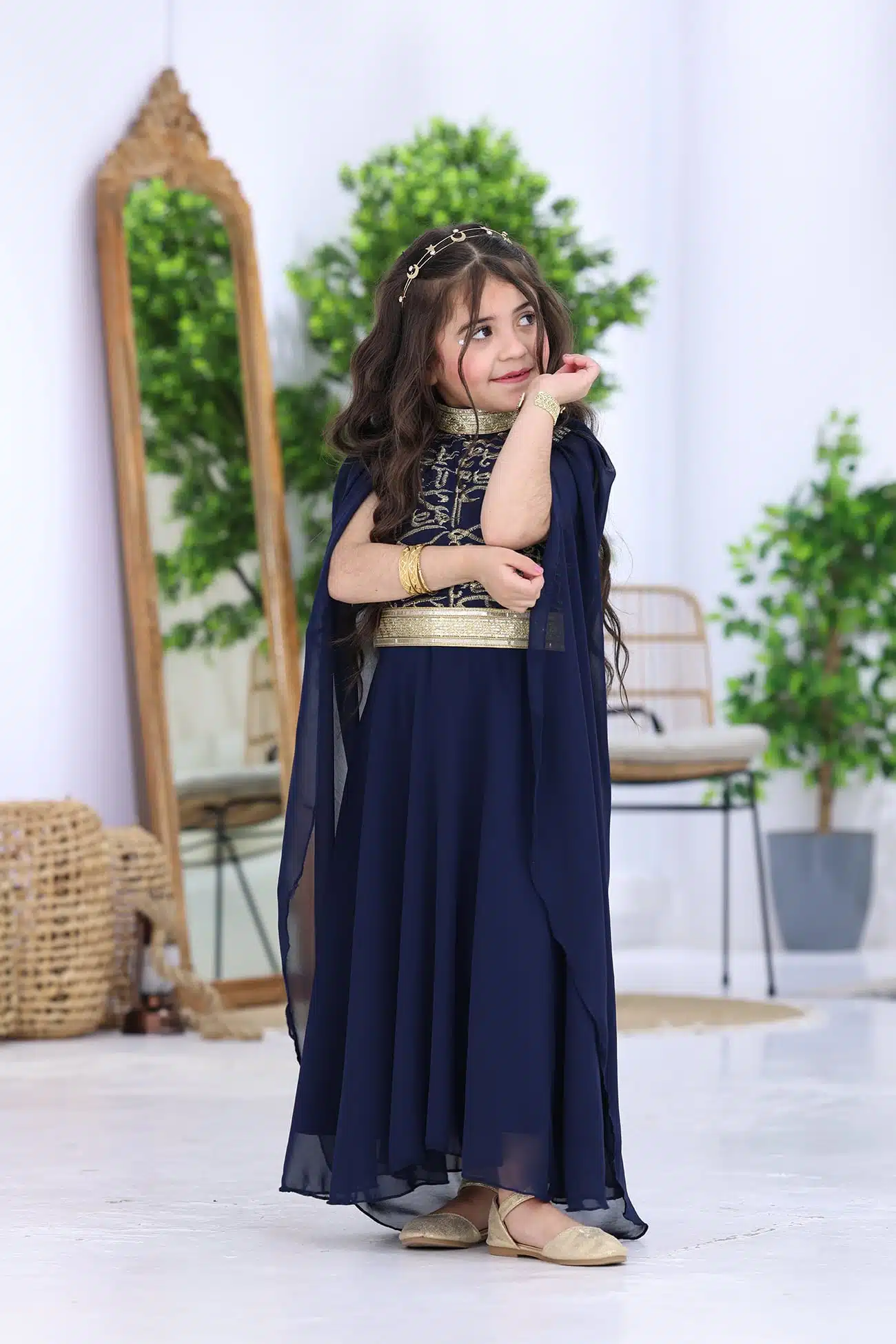 جلابية مغربية بناتي بتطريز حروف ذهبية جلابية مغربية بناتي بتطريز حروف ذهبية