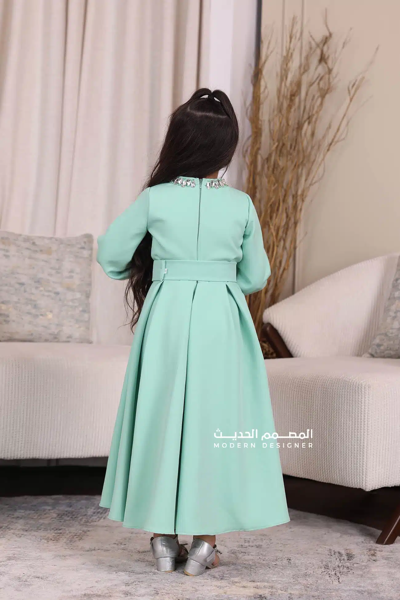 فستان بناتي انيق بأكمام طويلة فستان بناتي انيق بأكمام طويلة