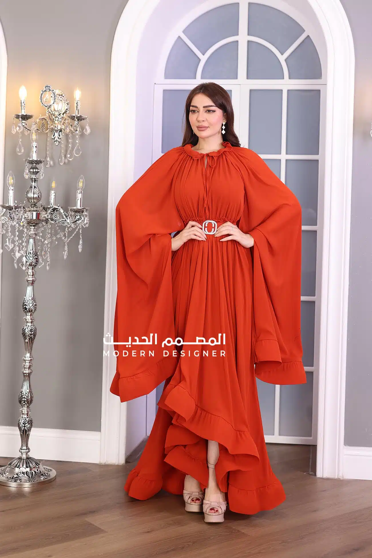 فستان ناعم بأكمام طويلة