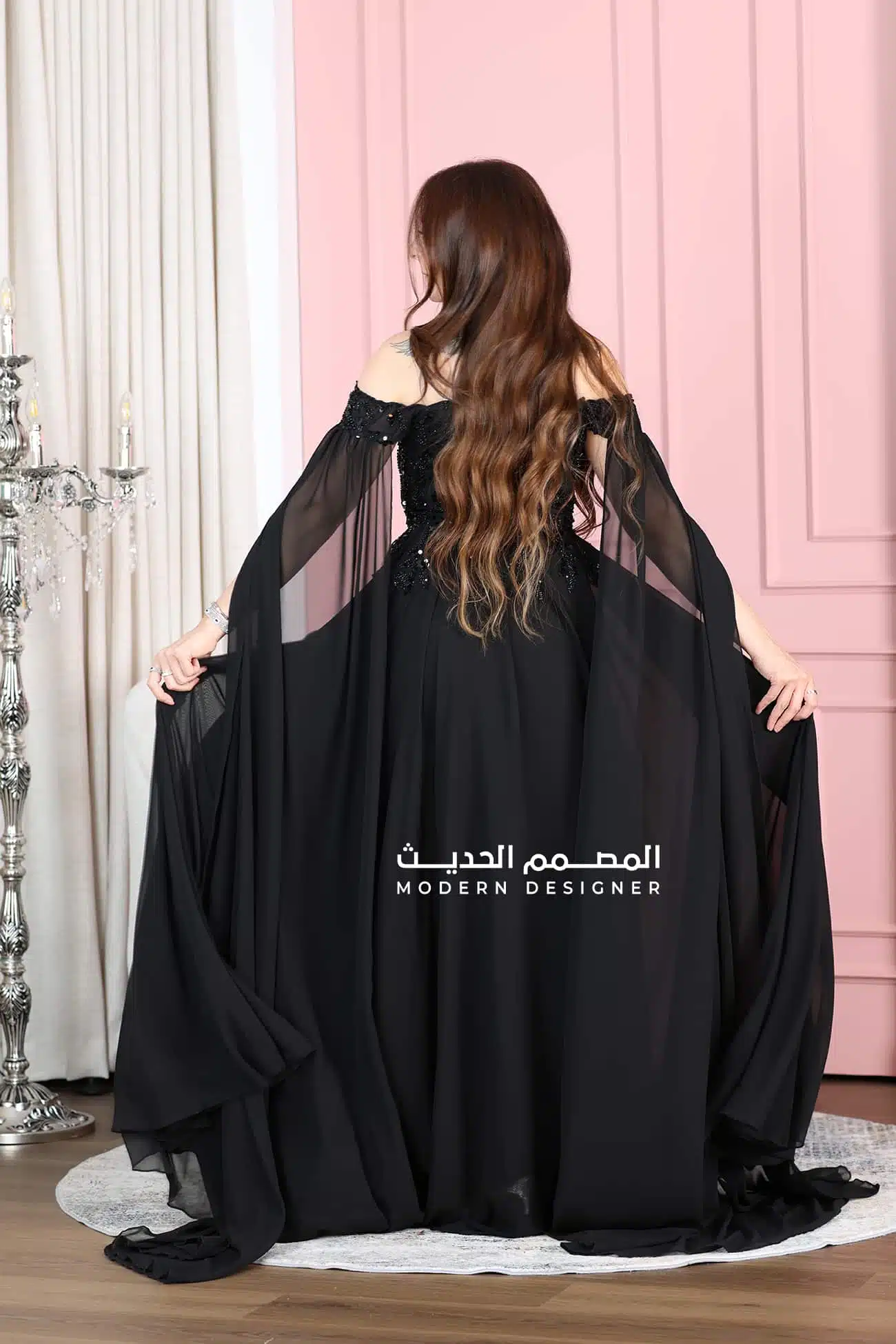 فستان سهرة ملكي بأكمام طويلة فستان سهرة ملكي بأكمام طويلة
