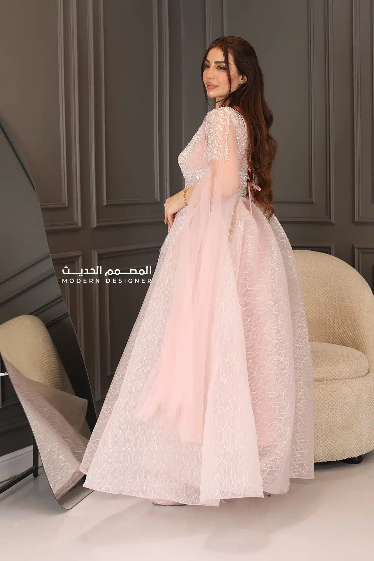 فستان سهرة باكمام كيب فستان سهرة باكمام كيب