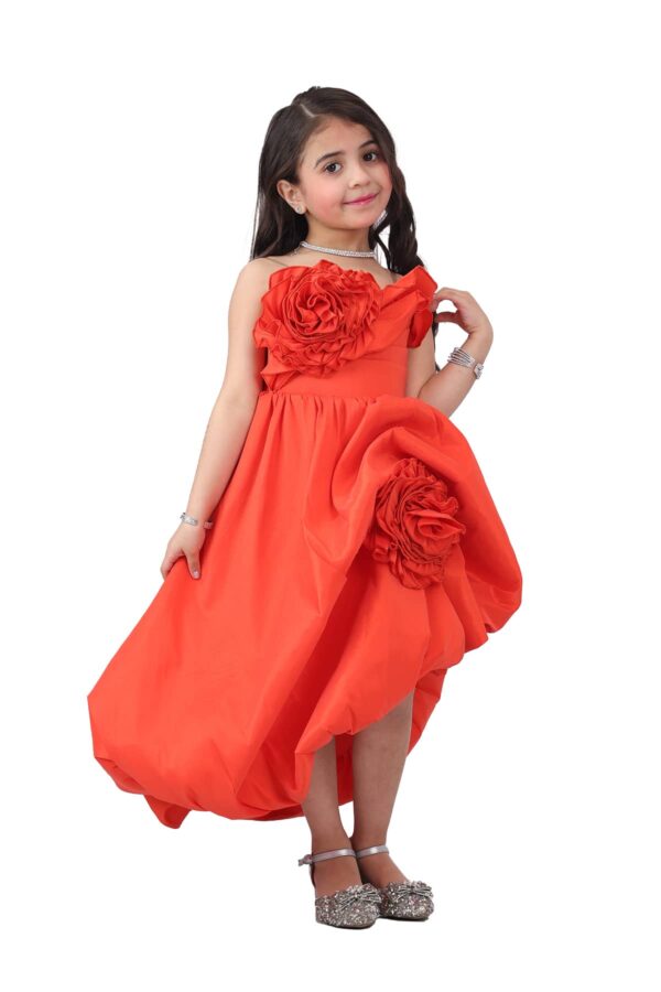 فستان بناتي فخم بتصميم ورد