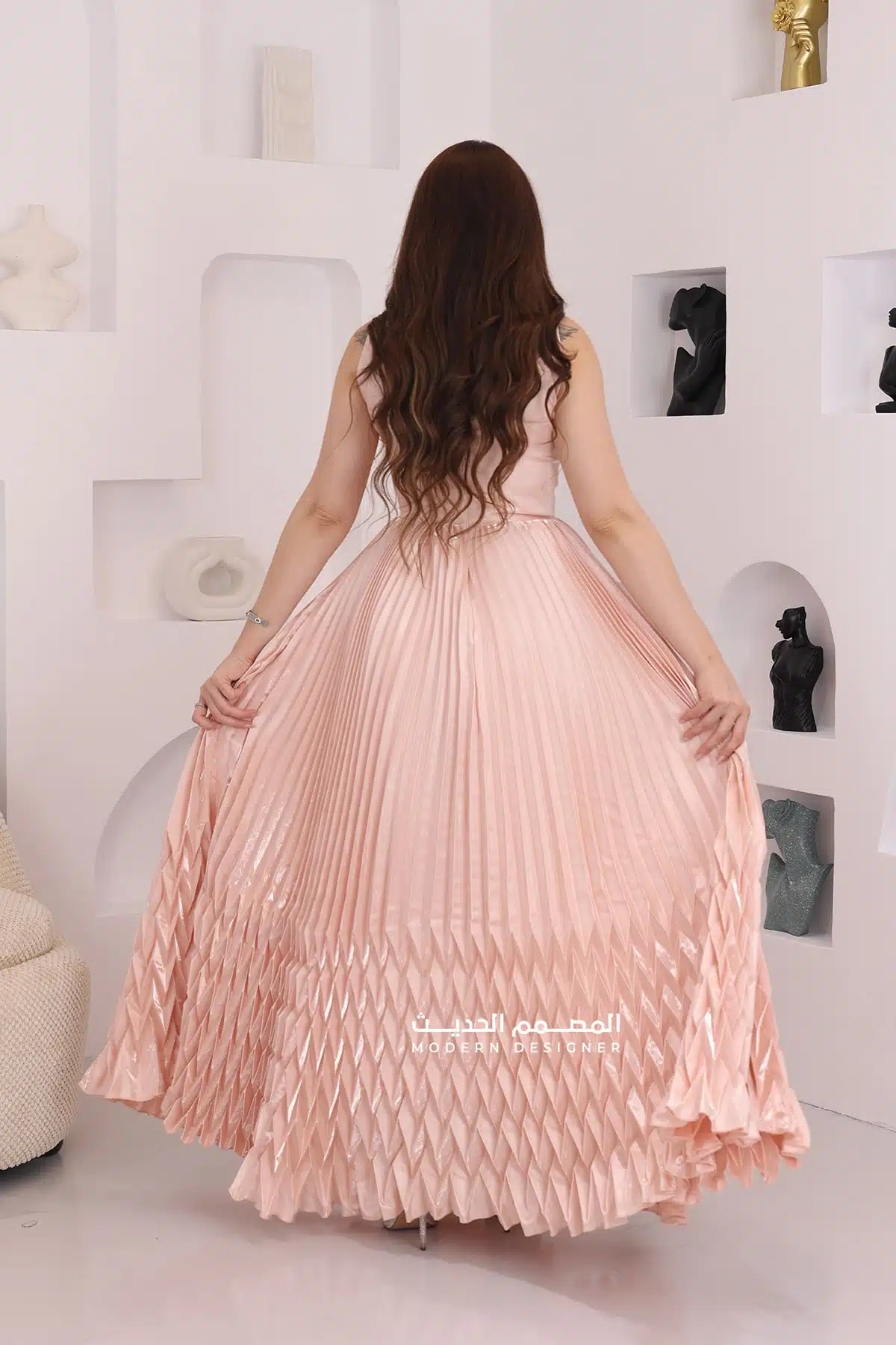 فستان سهرة بكسرات بوليسية فخمة