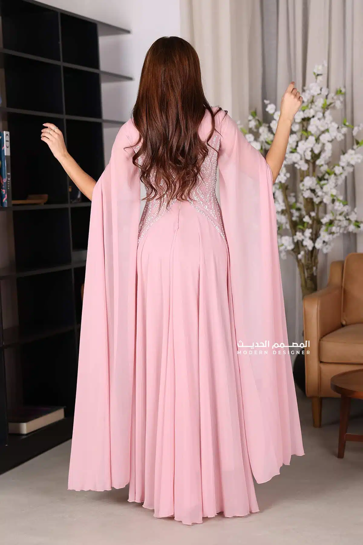 فستان سهرة فخم بأكمام طويلة