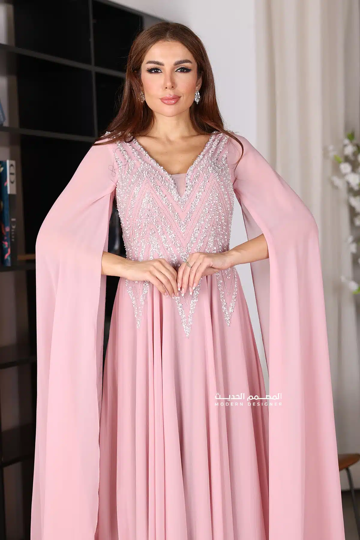 فستان سهرة فخم بأكمام طويلة