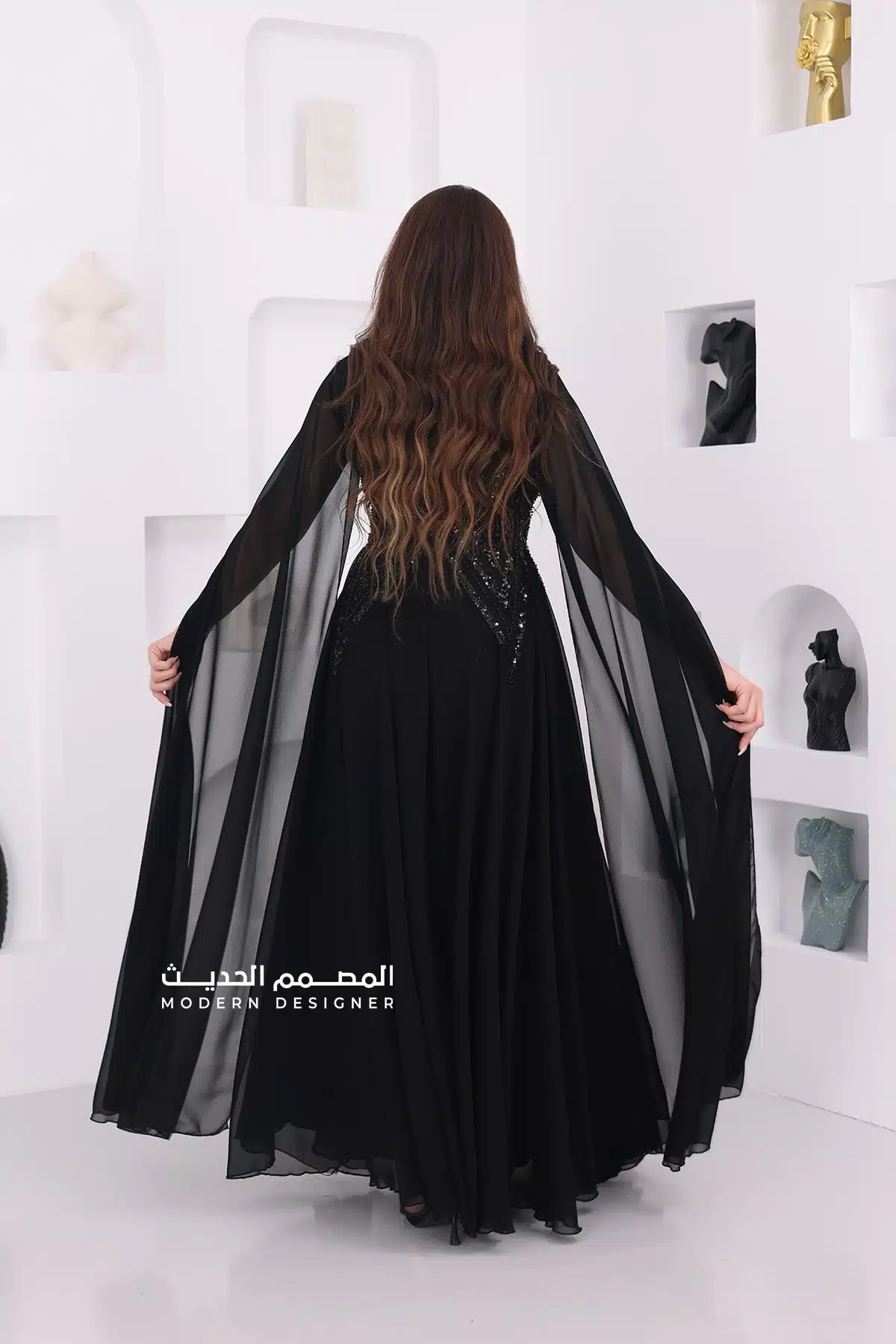 فستان سهرة فخم بأكمام طويلة