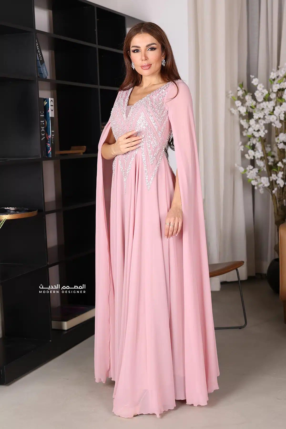 فستان سهرة فخم بأكمام طويلة