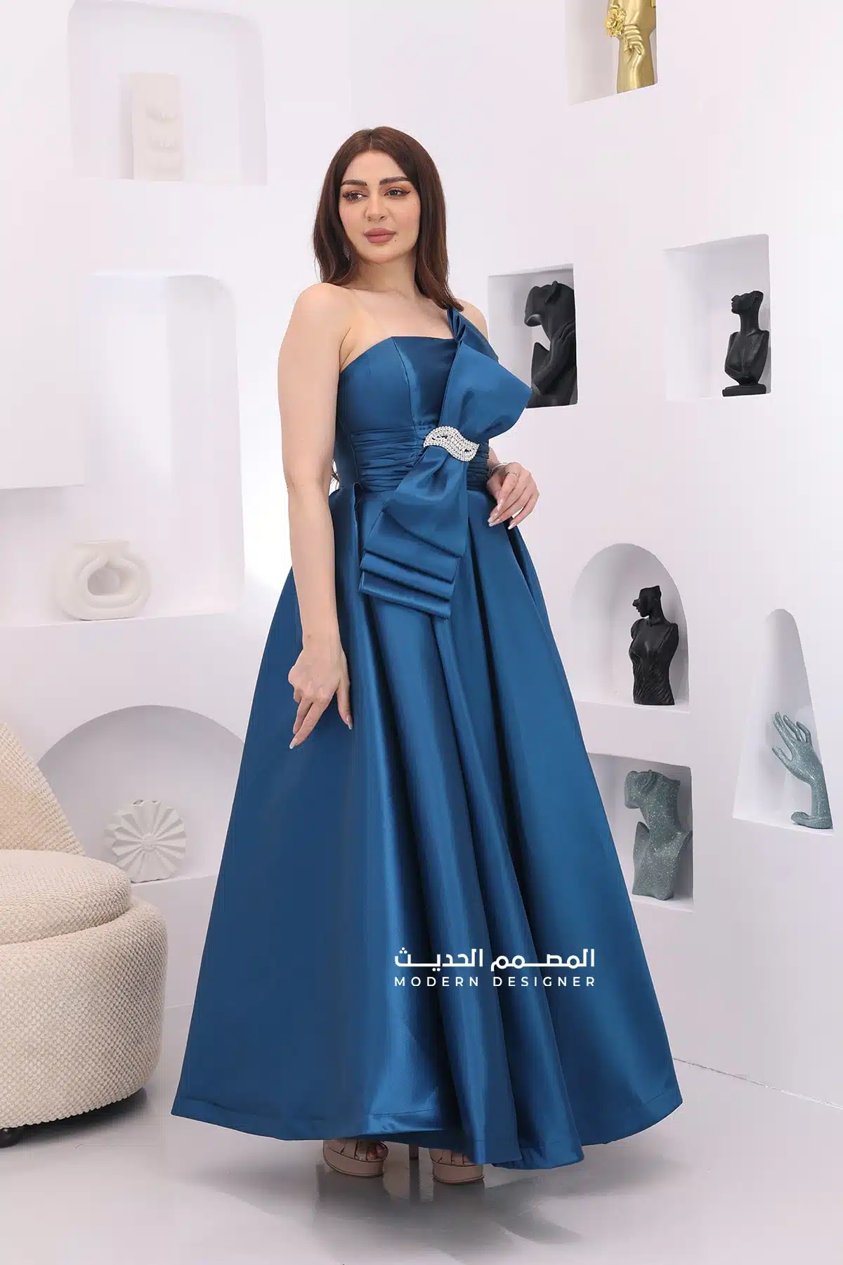 فستان سهرة فخم بفيونكة بالصدر