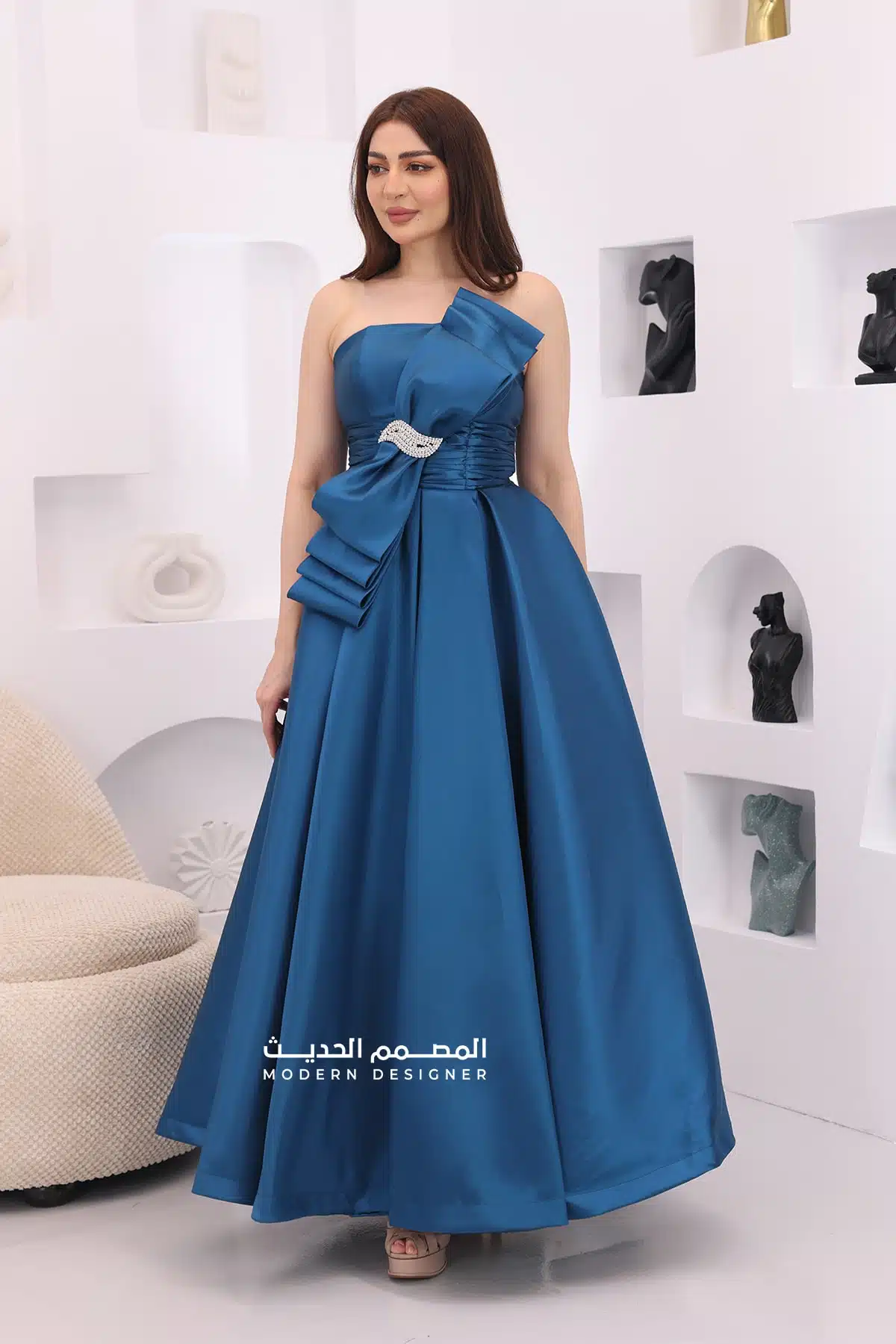 فستان سهرة فخم بفيونكة بالصدر